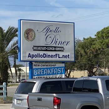 Apollo Diner - a truck parked in front of a restaurant - Seafood Near Me - Melbourne, Florida