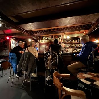 Bar Ste-Angèle - Cocktail Bars Near Me - Quebec City, Quebec Bar Ste-Angèle - Cocktail Bars Near Me - Quebec City, Quebec