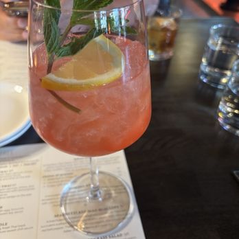 Som Dee Thai Kitchen & Bar - Thai Near Me - Denver, Colorado