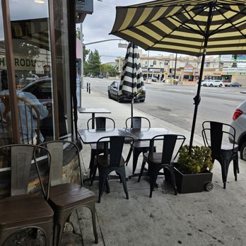 Main Kitchen Cafe - Outdoor seating - New American Near Me - Granada Hills, California Main Kitchen Cafe - Outdoor seating - New American Near Me - Granada Hills, California