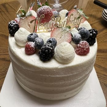 Bakery 101 - Strawberry Shortcake 6' - Bakeries Near Me - Santa Ana, California