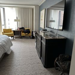 Four Seasons Hotel Boston - Pic of room