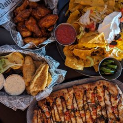 R Social On Main - Wings, shoreside Sunnie's, margherita flatbread, nachos