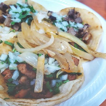Pupusaria Y Taqueria Tio Chilo - two tacos on a plate - Salvadoran Near Me - Springfield, Tennessee