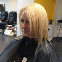 Dalux Hair, Nails & Beauty - Full color