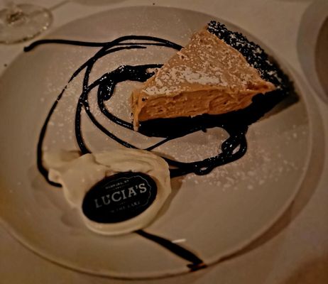 Lucia's On The Lake by null