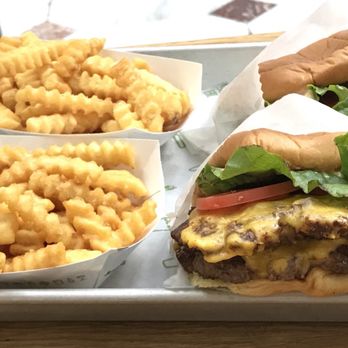 Shake Shack Union Station - Burgers Near Me - Washington, DC, District of Columbia Shake Shack Union Station - Burgers Near Me - Washington, DC, District of Columbia