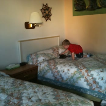 Independence Courthouse Motel - Sorry this is the best pic I have of the inside! - Hotels Near Me - Independence, California