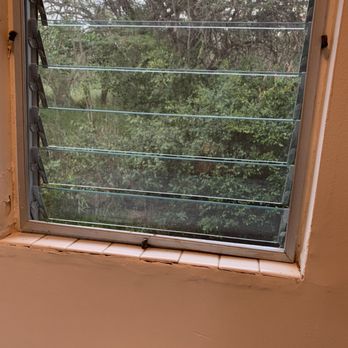 Lehua Properties - There's a gaps all the way up the screen on one side. - Real Estate Services Near Me - Kailua Kona, Hawaii