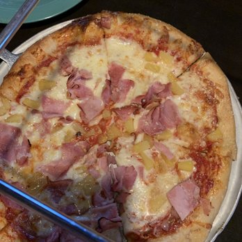 Mellow Mushroom Mount Pleasant - Hawaiian Pizza - Pizza Near Me - Mount Pleasant, South Carolina