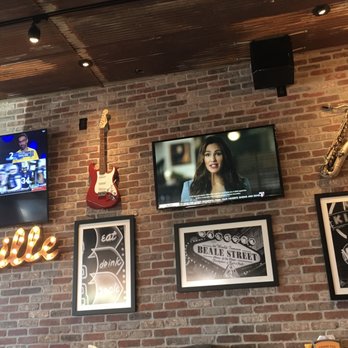 Joe Schmoe's - Modern Interior. - Ice Cream & Frozen Yogurt Near Me - Cypress, California