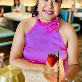Coupes - Champagne Bars Near Me - Dallas, Texas
