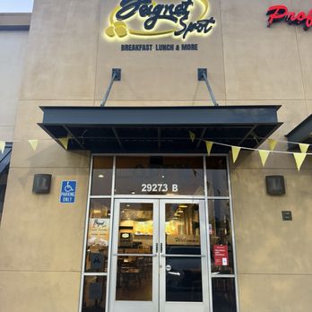 Beignet Spot - Breakfast & Brunch Near Me - Lake Elsinore, California