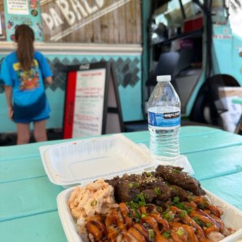 Da Bald Guy - Short ribs and cooked poke - Food Trucks Near Me - Kahuku, Hawaii