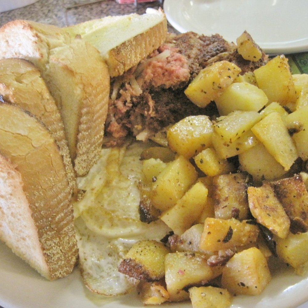 Lou Roc's Diner - Diners Near Me - Worcester, Massachusetts