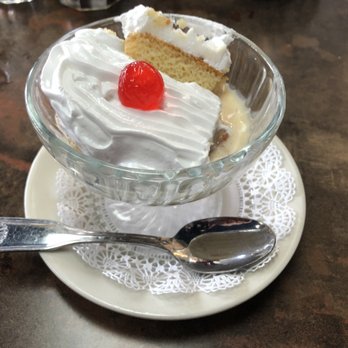 Cubavana Cafe Restaurant - The tres leches could be better - Cuban Near Me - Cutler Bay, Florida