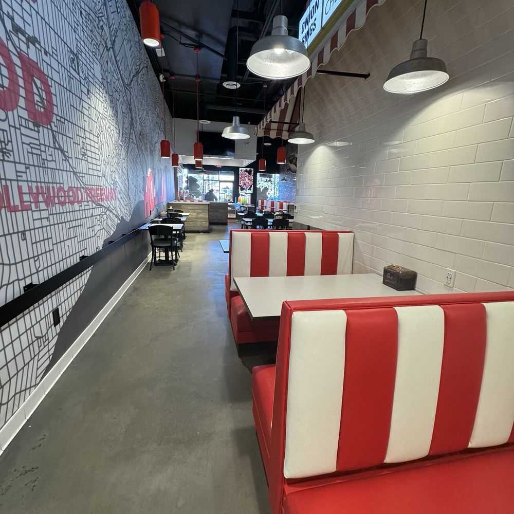 Border Dogs & Michelaguas - Super clean inside - Hot Dogs Near Me - Camarillo, California