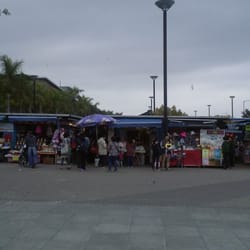 港鐵錦上路站 - There's a market right outside Exit D