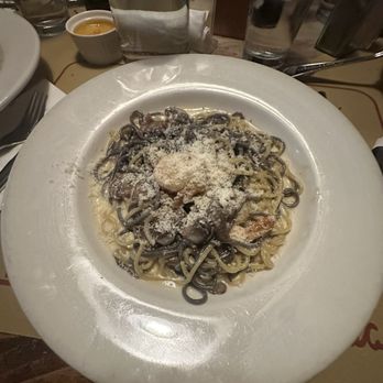 Maccheroni Republic - Bianchi & Neri - Italian Near Me - Los Angeles, California