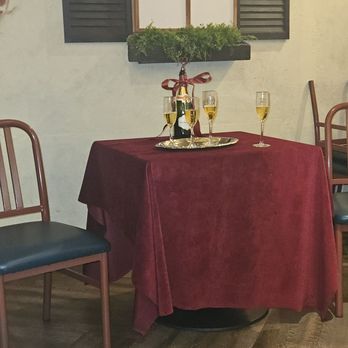 Spaghetti Eddie's Cucina Italiana - Table setting - Italian Near Me - Glendora, California Spaghetti Eddie's Cucina Italiana - Table setting - Italian Near Me - Glendora, California