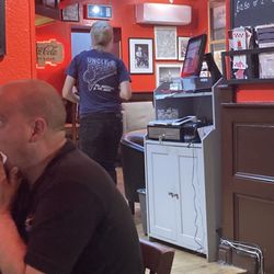 Uncle Sams Chuck Wagon - Small bar and waiting area