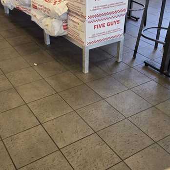 Five Guys - Peanuts still in place - Burgers Near Me - Altamonte Springs, Florida Five Guys - Peanuts still in place - Burgers Near Me - Altamonte Springs, Florida