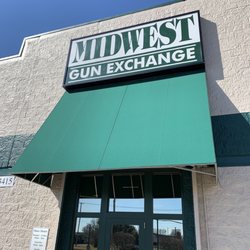 Midwest Gun Exchange - Entrance to Midwest grape Road