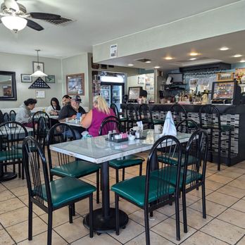 Stuff’s Restaurant - Open the door and be welcomed by a surprise! - American Near Me - Wisconsin Dells, Wisconsin