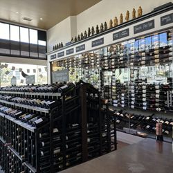 London Market - Inside - wine selection
