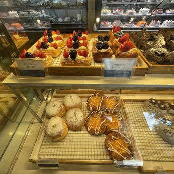 Paris Baguette - Bakeries Near Me - Fremont, California Paris Baguette - Bakeries Near Me - Fremont, California