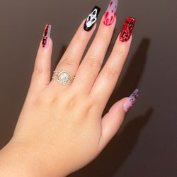 Glamour Nails & Spa - LOVED my nails JD did an amazing job he was very attentive to make sure I loved my nails!