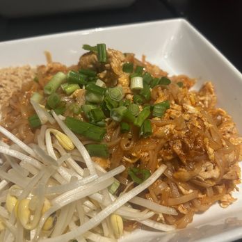 Angel Thai Bistro - Chicken pad Thai - Thai Near Me - Phoenix, Arizona Angel Thai Bistro - Chicken pad Thai - Thai Near Me - Phoenix, Arizona