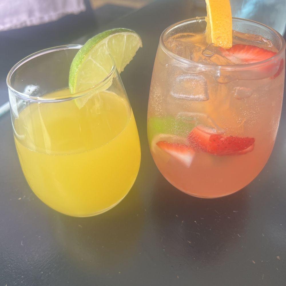 The Magnolia - Mimosa and sangria - Breakfast & Brunch Near Me - Palatka, Florida