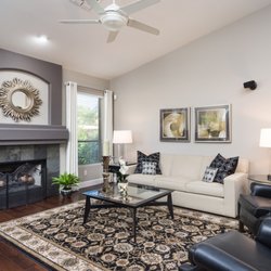 Center Stage Interiors - Traditional Great room