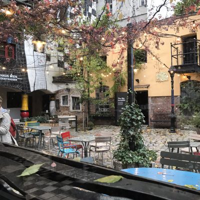 Kunst Haus Wien. Museum Hundertwasser by null