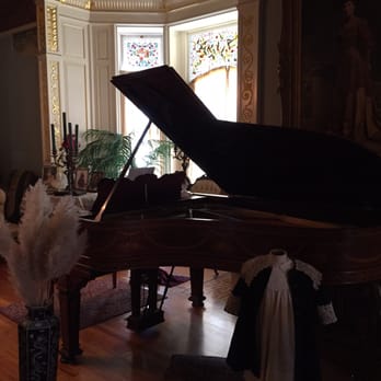 Craigdarroch Castle - Music room - Museums Near Me - Victoria, British Columbia Craigdarroch Castle - Music room - Museums Near Me - Victoria, British Columbia