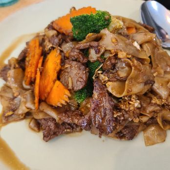 Basil & Co - Beef fried rice noodle - Thai Near Me - Diamond Bar, California