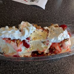 Braum's - Got too excited and dug in... Banana Split