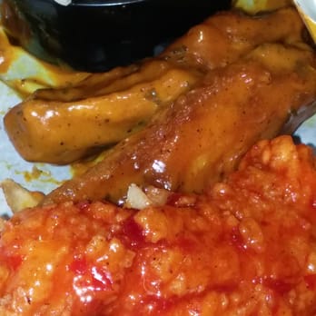 Buffalo Wild Wings - Very old frozen wings. Yuck. - Chicken Wings Near Me - Ballwin, Missouri