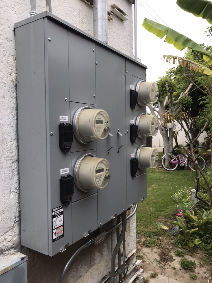 Slide of Supreme Electrical Services