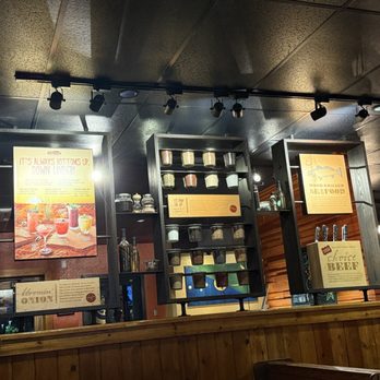 Outback Steakhouse - Decor - Steakhouses Near Me - Covina, California