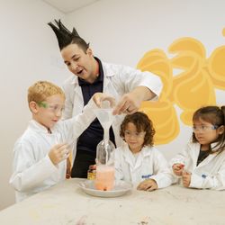 KidzArt and Club Scientific Hawaii - DIY elephant toothpaste experiment