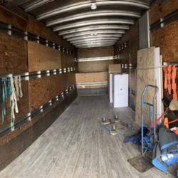 Tomé Moving - She's a big truck