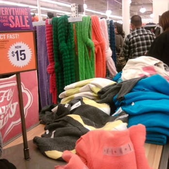 Old Navy Outlet - Nov 2010 - Fashion Near Me - Commerce, California