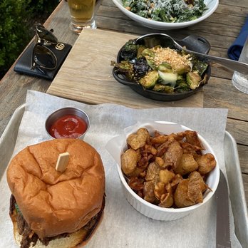 Harvest Kitchen and Pizzeria - Bexley - Chicken sandwich, Kale Caesar Salad - Pizza Near Me - Bexley, Ohio Harvest Kitchen and Pizzeria - Bexley - Chicken sandwich, Kale Caesar Salad - Pizza Near Me - Bexley, Ohio