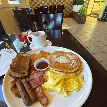 Del Monte grill& cafe  - Breakfast & Brunch Near Me - Monterey , California