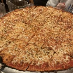 Cheese thin pizza