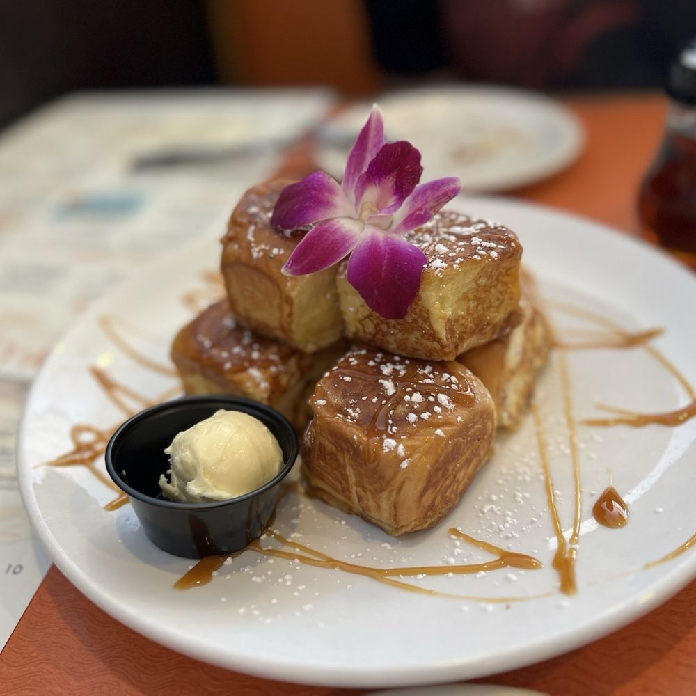 Yolkizz Cafe - Kings Hawaiian rolls French toast - Breakfast & Brunch Near Me - Edmond, Oklahoma Yolkizz Cafe - Kings Hawaiian rolls French toast - Breakfast & Brunch Near Me - Edmond, Oklahoma
