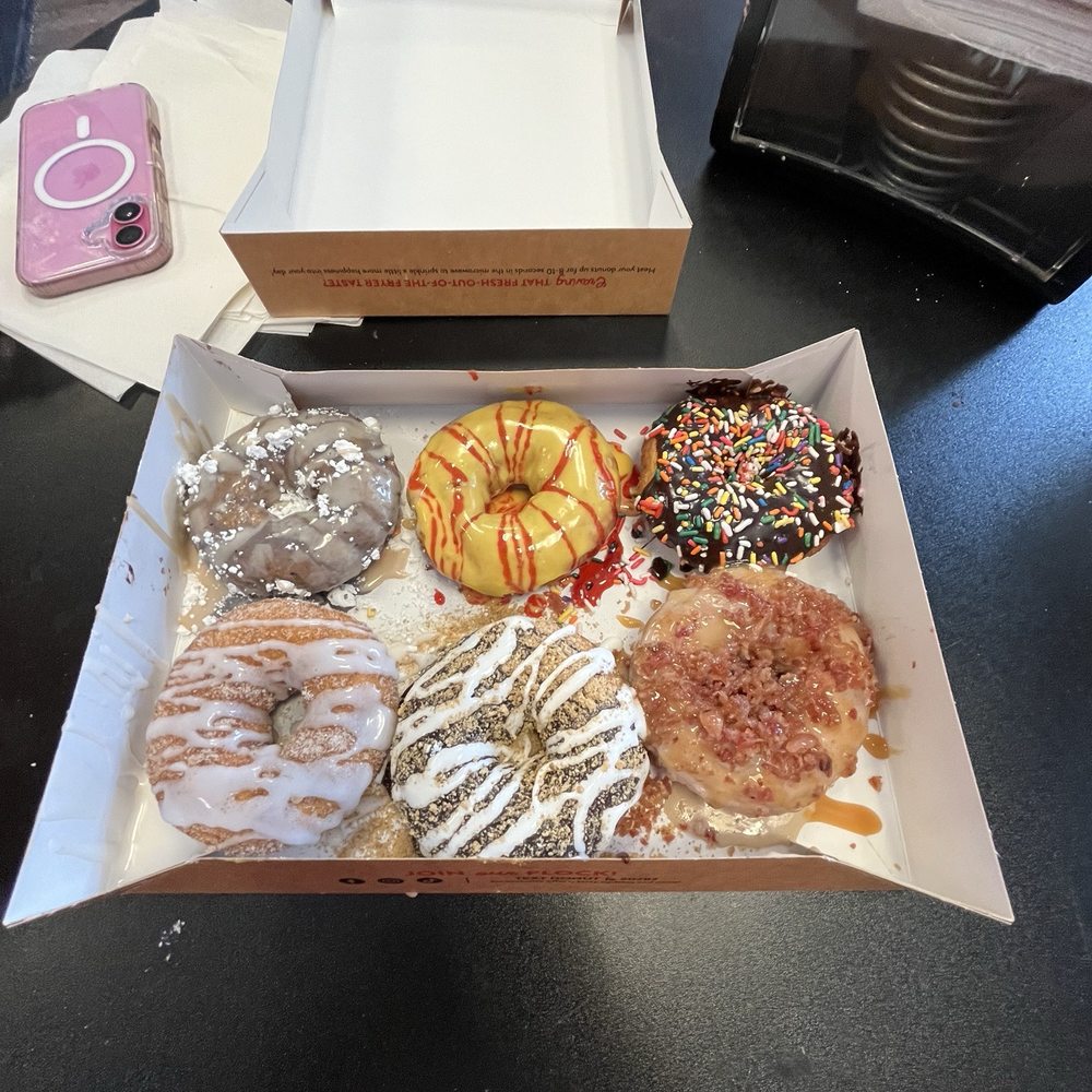Donuts Donuts
