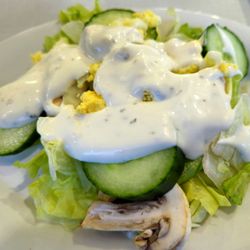 Pizza Hut - Plate #1 = Salad with several toppings under the ranch = Decent.